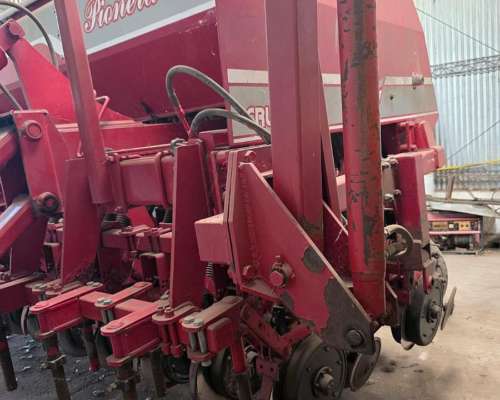 Sembradora Crucianelli Pionera de 31 a 20 cm