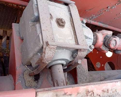 Rotoenfardadora Hesston, Modelo 2012, con Monitor.