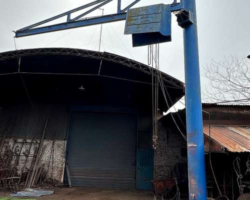 Vdo. Pluma de 7,5 MT. Radio de Giro de 6 y Aparejo de 3 TN.