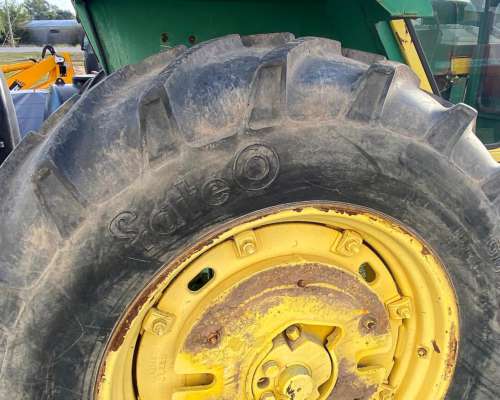 John Deere 3530 con Vigía