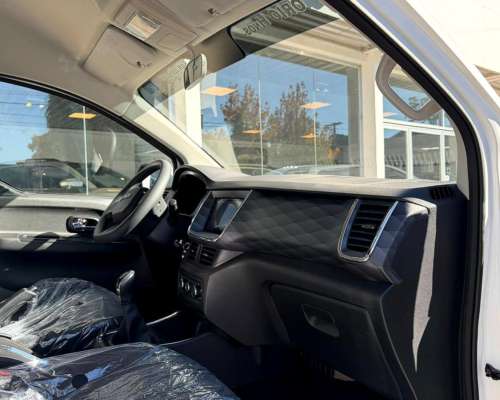 Shineray 2.0 Nafta M/T M7 Furgón 5 Asientos Mixto 0km 2026