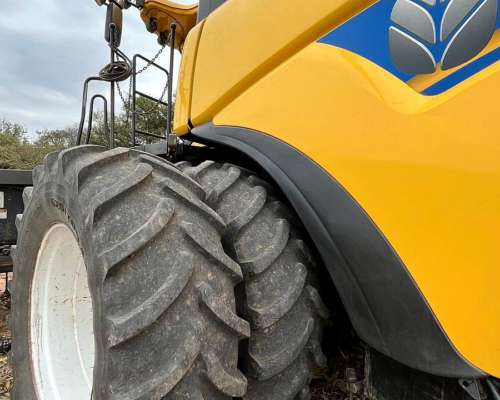 Cosechadora New Holland CR8.90 - Usada, año 2017