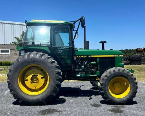 Tractor John Deere 3350 con Doble Embrague