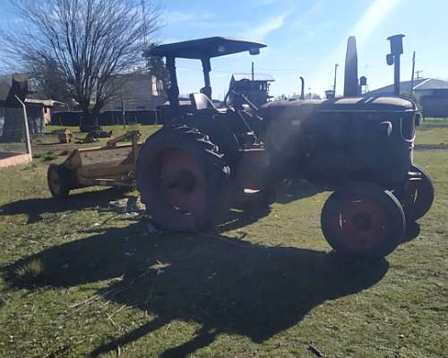 Fiat U-25 con Desmalezadora