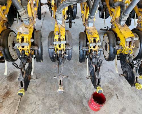 Sembradora Ascanelli Reparada 25 a 17.5 con Alfalfero