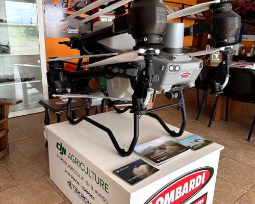Drone DJI Agras T50 con Poco USO