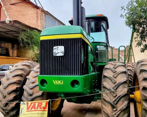 John Deere 8430. 215 HP. Articulado