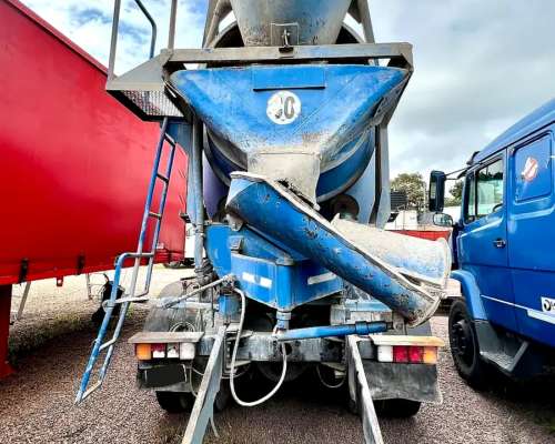 Camion Iveco 260e25 año 2012 Tatu C/trompo Hormigonero Mixer