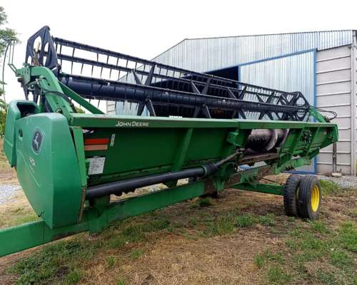 John Deere 1550, con Plataforma Hydraflex 625