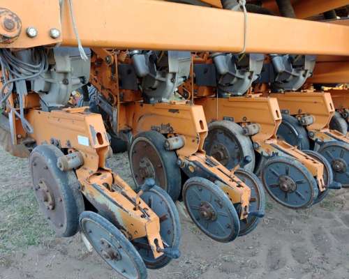 Sembradora Agrometal TX Mega de 16 a 52