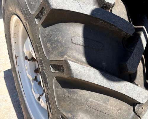 Valtra 850 con Doble Embrague y 3 Puntos