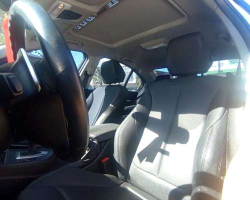 Bmw Serie 3 330 I Sport Line Sedan 2017nafta U$ 30.600