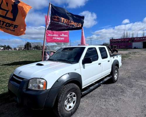 Camioneta CAB Dob. Nissan 2.8 EX - año 2003 km 284.000