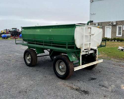 Acoplado Tanque Mauro de 3000 Lts de Capacidad