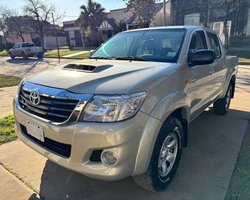 Toyota Hilux 4X2 SR DC 3.0 2013 245mil km