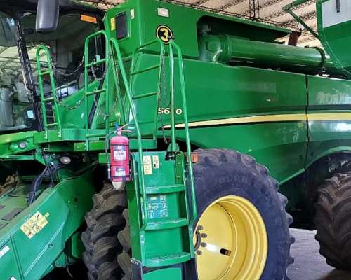 John Deere S680, Doble Traccion, con Draper de 40p