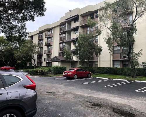 Vendo 2 Dptos en Miami, con Renta, Excelente Ubicacion.