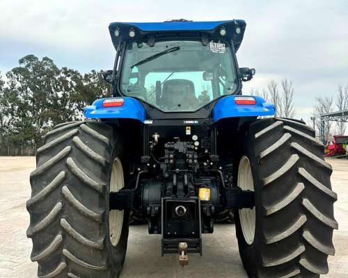 New Holland T7 215