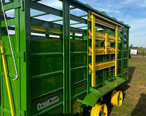 Acoplado Jaula Vaquero para 3-4 Animales