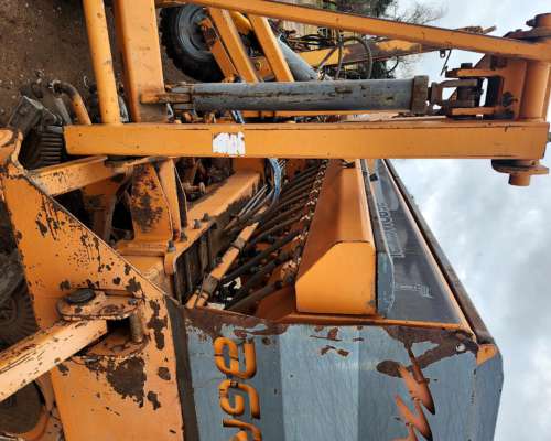 Sembradora Agrometal MX 33 a 21 Grano Fino con Alfalfero