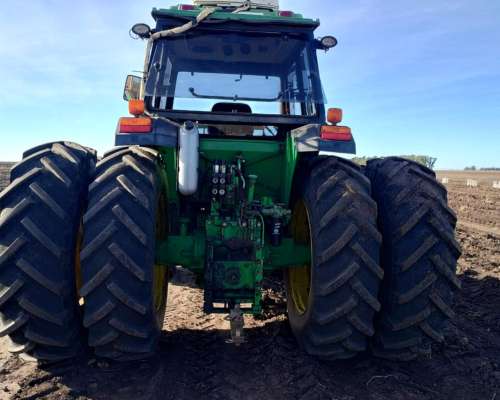 Tractor John Deere 7505 año 2004.