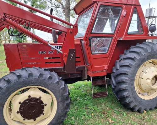 Tractor Fiatagri 880 DT con Pala Frontal