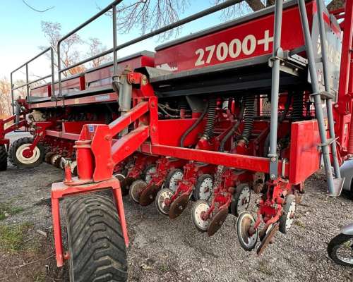 Apache 27000 Precision Planting 16 a 52
