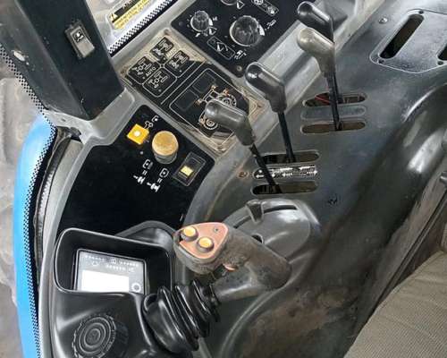 Tractor New Holland 165hp con Pala