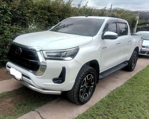 Toyota Hilux 2.8 TDI CD 4X4 SRX AT6 2023dies U$ 38.599