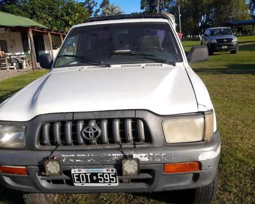 Toyota Hilux Cabina Simple 2004