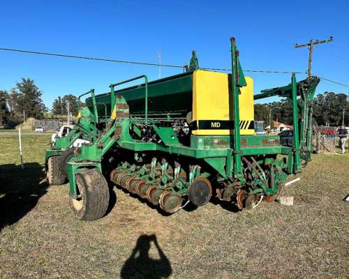 Sembradora Pierobon Monodisco con Alfalfero.buen Estado