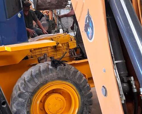 Liugong 835, con 2 MTS3