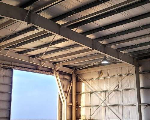 Hangar de 28 X 25 Mts