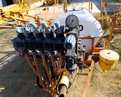 Pulverizador de Arrastre de 2000 Lts. Marca Sefo.