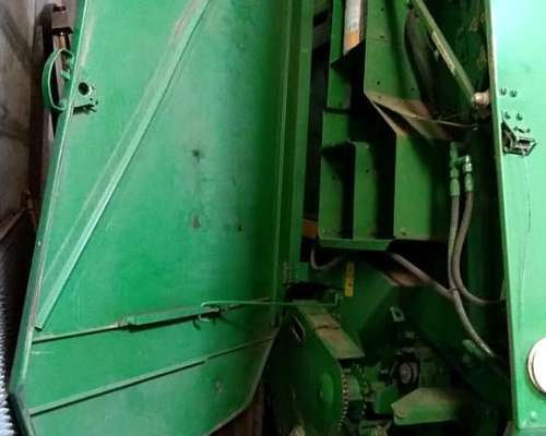 Rotoenfardadora John Deere 568 con Megawide año 2008.