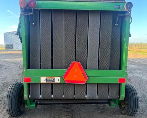 Rotoenfardadora John Deere 535