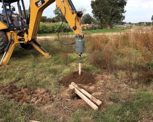 Implemento Hoyadora para Minicargadora