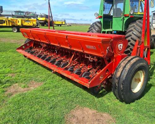 Sembradora Giorgi 28 Surcos a 15cm