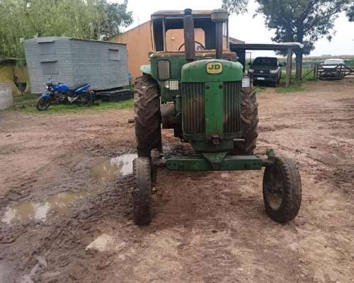 Tractor John Deere Modelo 730