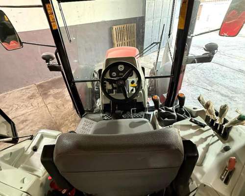 Tractor, Massey Ferguson 7217, año 2018, 4500 Hs Impecable