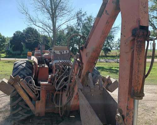 Tractor Fiat 780 con Pala Cargadora y Retroexcavadora