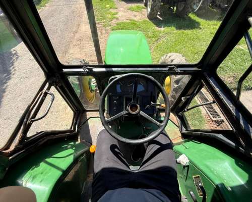 Tractor John Deere 5705 con Cabina