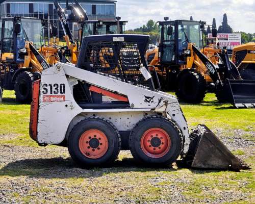Mini Cargadora Bobcat S130 - 49hp Hidrostática Motor Kubota