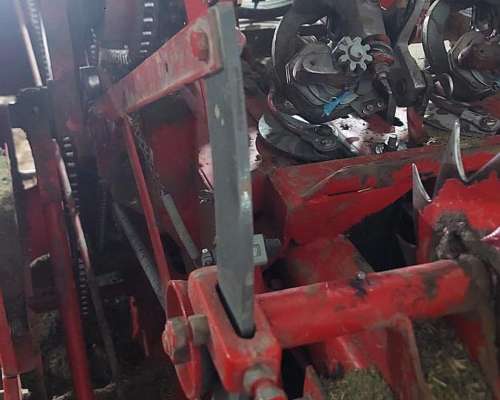 Enfardadora Massey Ferguson, Impecable