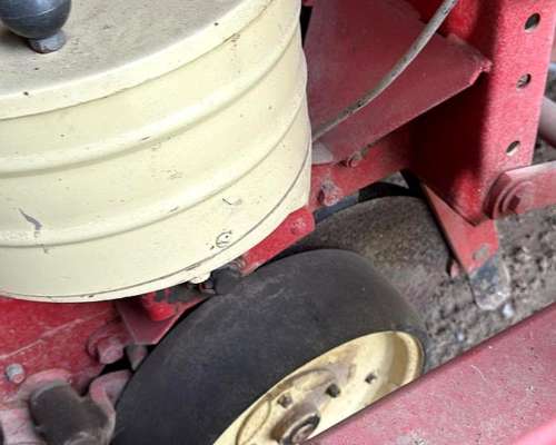 Sembradora Giorgi Precisa 8000 de 24 Lineas a 52 cm