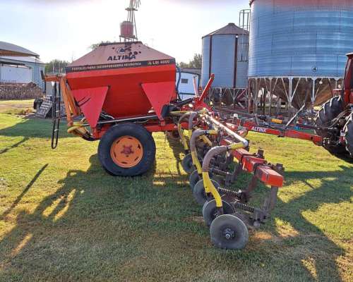Incorporadora Fertilizadora Altina LS4100 Usada