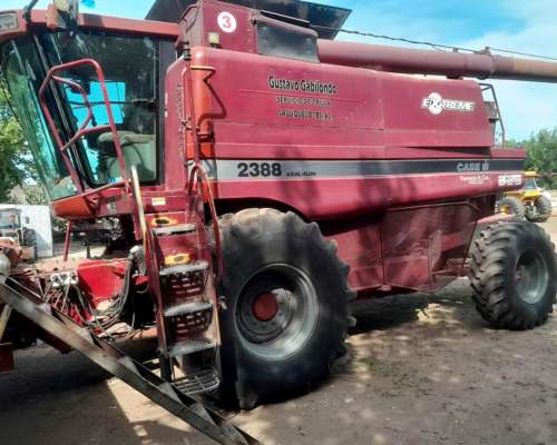 Cosechadora Case 2388, año 2006, Doble Traccion, Draper 35