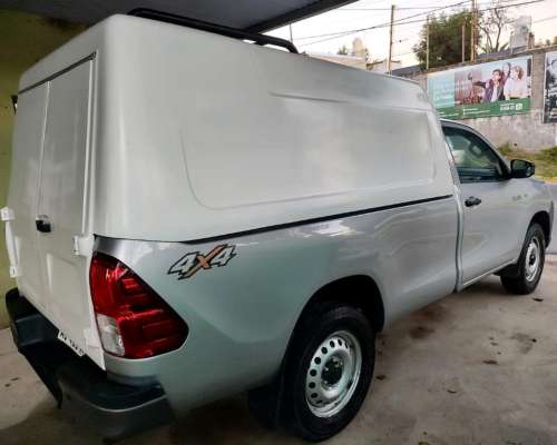 Toyota Hilux Cabina Simple 4X4