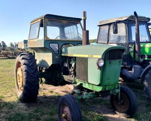 Tractor John Deere 2420