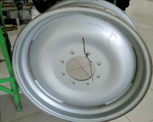 Llanta 12.4 X 24 Plano 18